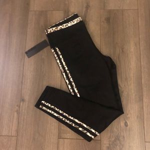 Leopard trim leggings